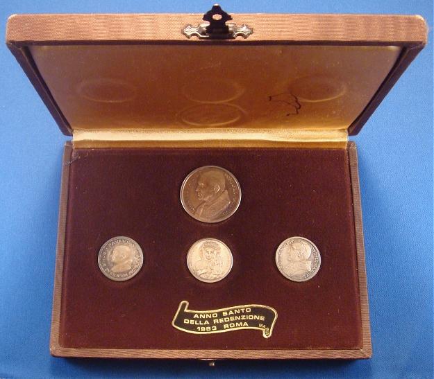 1983 Set of 4 Silver Papal Medals with Case Photo