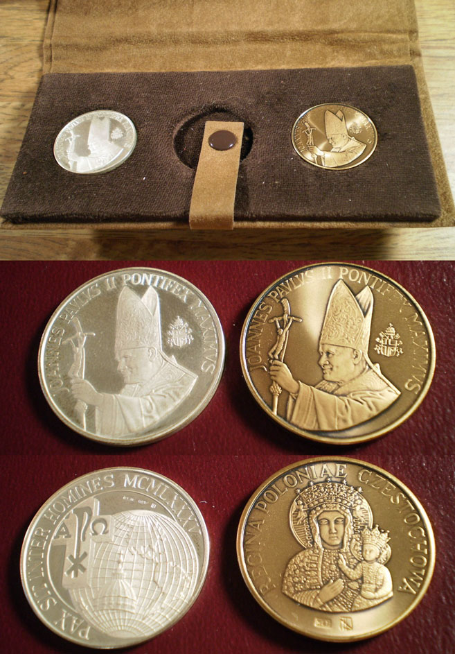 1985 John Paul II Silver & Bronze Medals Photo