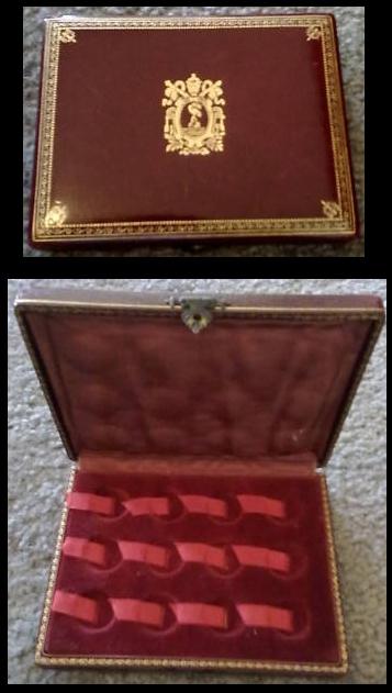 Pius XII Case for 100 Lire Gold Coins Photo